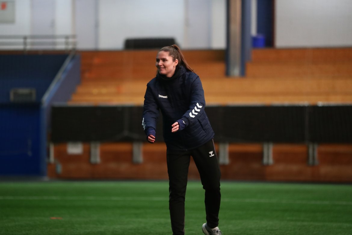 Mariken Kleppe blir både å se som assistenttrener for a-laget og hovedtrener for rekruttlaget i år. Foto: Nicholas Noreng