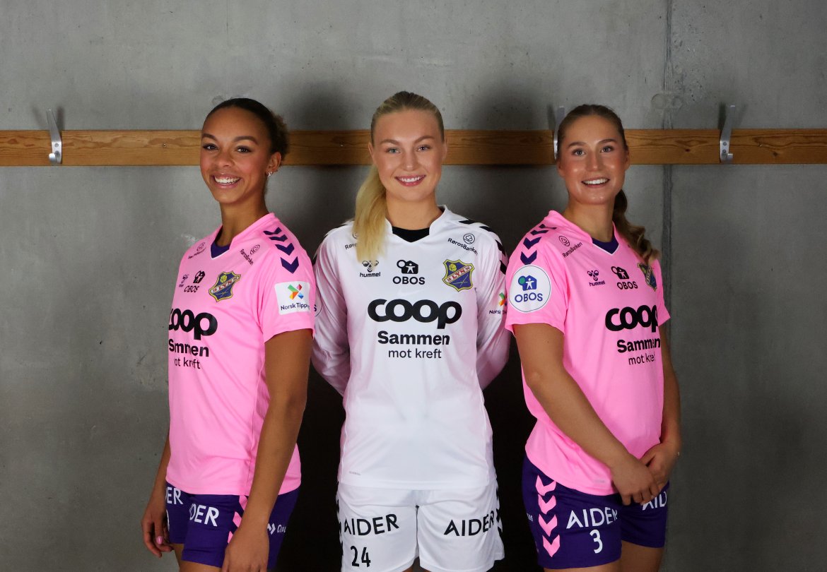 Josefine Birkelund, Una Langkås og Maria Fink. Foto: Thomas Nordeng / Lyn Damer