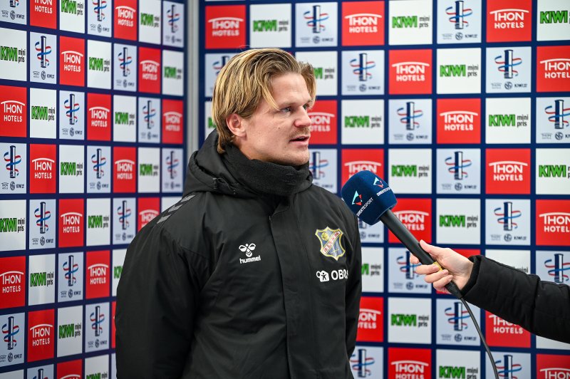 Sivert Olimb var stolt over laget etter cupseieren. Foto: Andreas Kristoffer Berge / Sportskollektivet