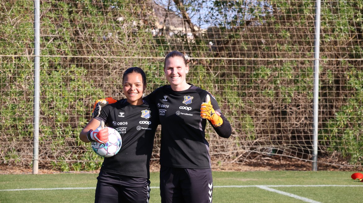 Maria Kroken og Kirvil Odden Sundsfjord. Foto: Thomas Nordeng / Lyn Damer