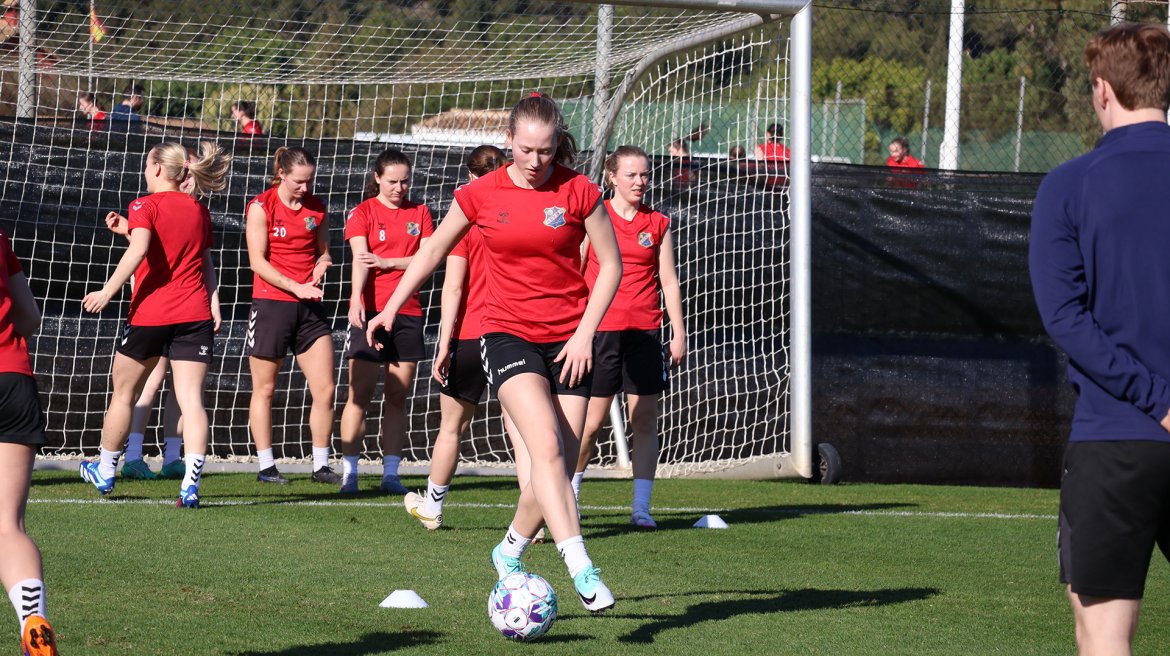 Emilie Sofie Ludvigsen på La Manga. Foto: Thomas Nordeng / Lyn Damer
