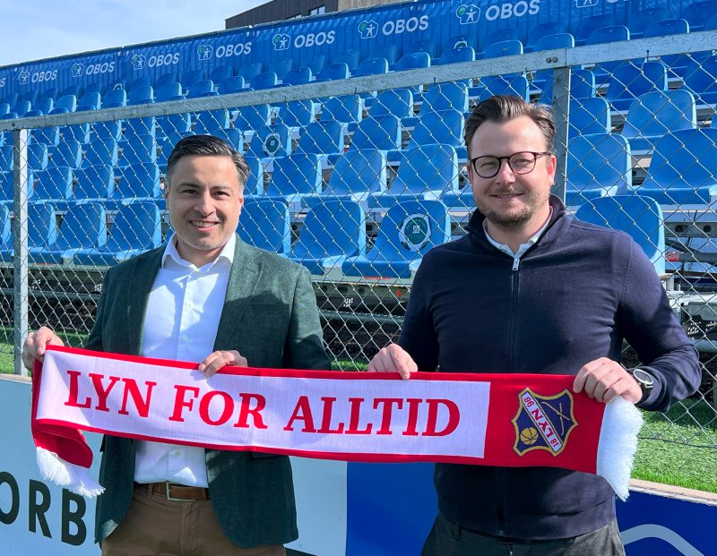Markedsdirektør i Sector Alarm, Ricky Sookermany og markedssjef i Lyn Fotball, Carl Gustav Borander. Foto: Lyn Damer