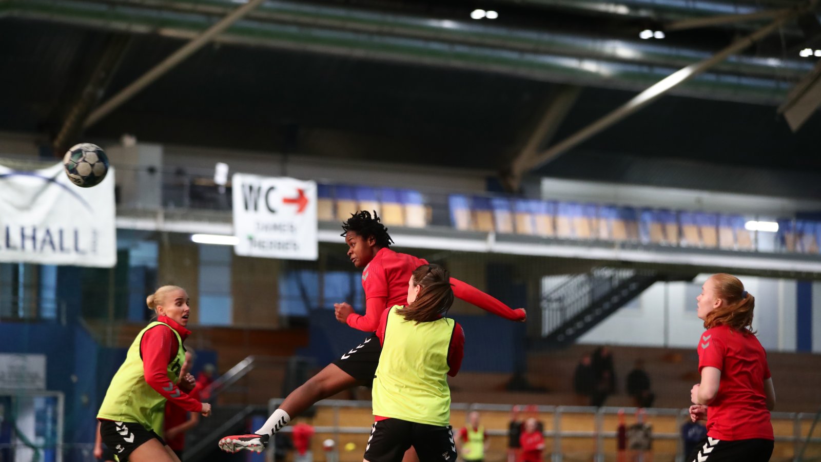 Joshualyn Reeves svever høyt inn i nytt år. Foto: Nicholas Noreng